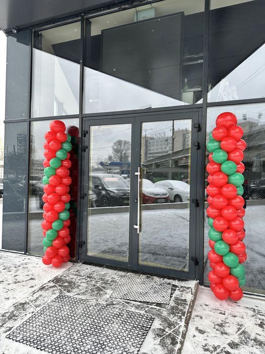 Арки из воздушных шаров, украшение магазинов шарами, фотозона