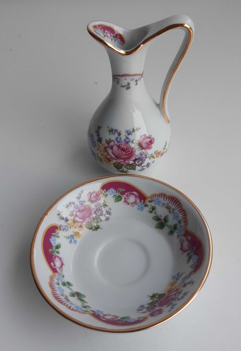 Jarro com Base, pequenas dimensões "T. Limoges"