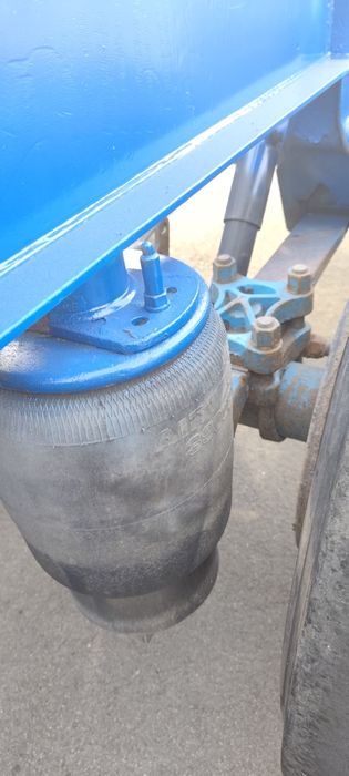 Контейнеровоз під 20 футовий контейнер