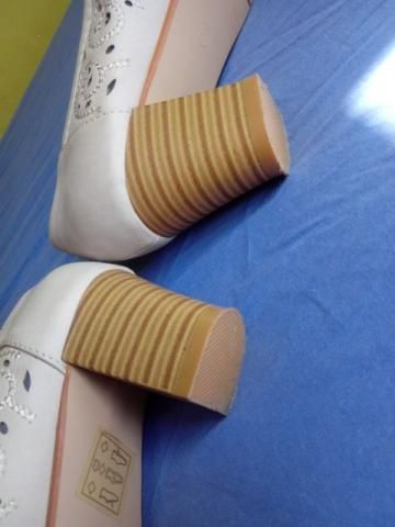 Buty nowe na obcasie