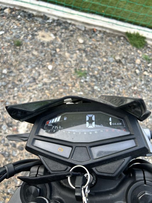 UM XStreet 125, 2 400km