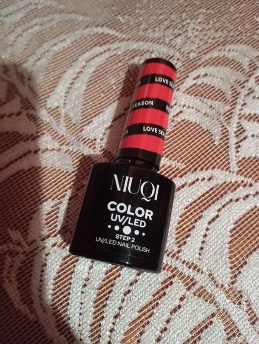 Lakier do paznokci hybrydowy