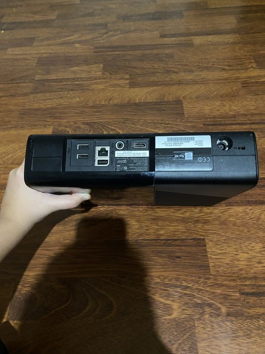 Приставка XBOX 360 + 2 джойстика + установленные все игры