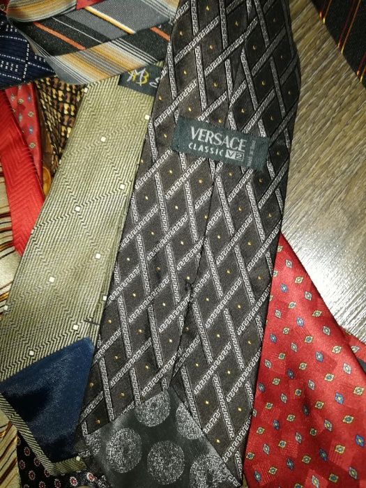 Галстуки Versace, Pierre Cardin, BOSS, Salvatore Ferragamo, Vuldi