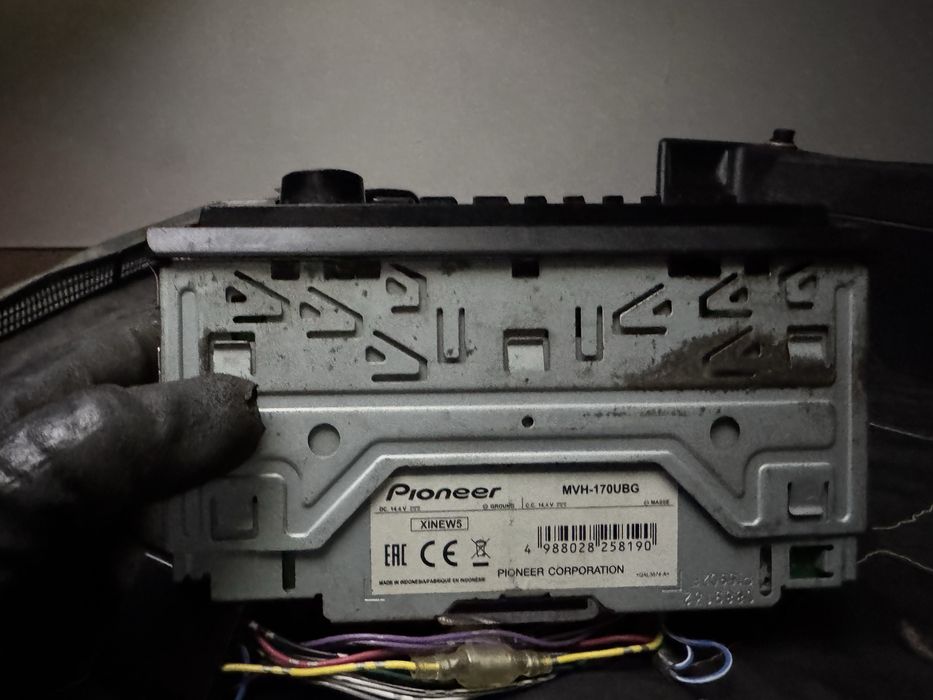 Pioneer mvh 170ubg