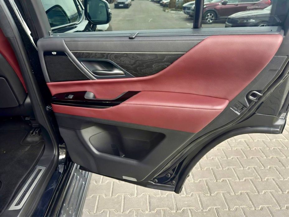 Lexus LX 500 d     2023.12