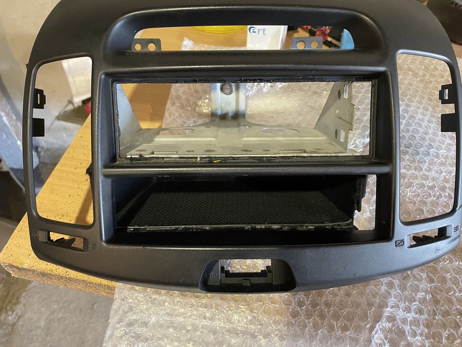 Рамка 1din с карманом и крепежом Hyundai Elantra hd