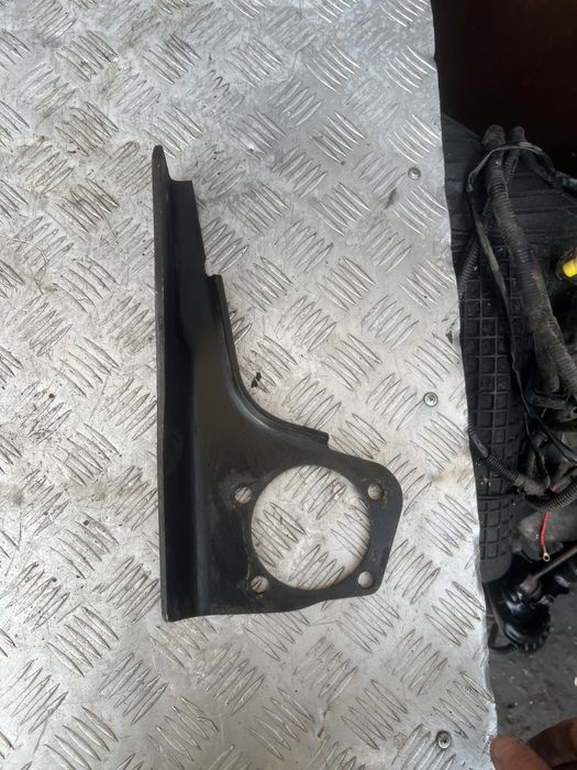 Крепеж переднего моста Паджеро спорт 06 год mitsubishi pajero sport