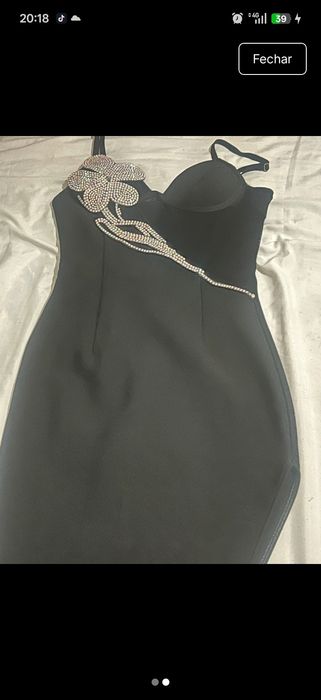Vestido em Bandage vai  do S/XL