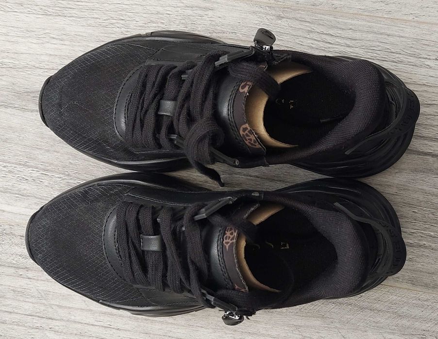 Buty Guess Czarne sneakersy Guess  rozmiar 36