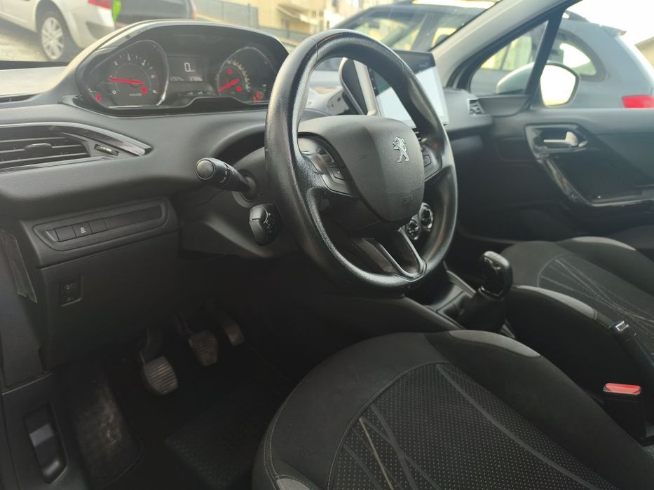 Peugeot 208 1.4 Hdi