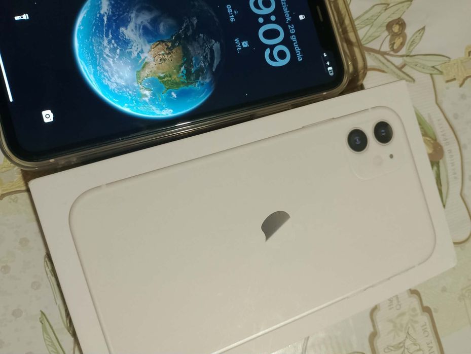 iPhone 11 64 GB biały