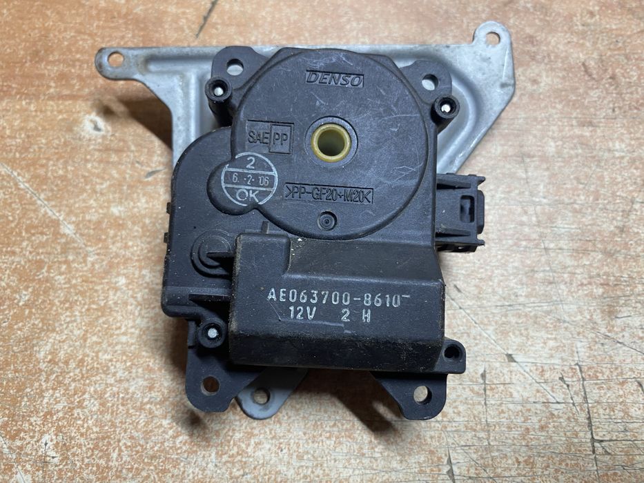 Toyota Avensis T25, Corolla, Camry сервопривід пічки, кліма. Електро.