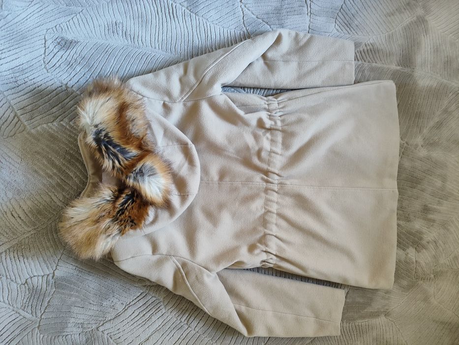 Płaszcz damski z kapturem