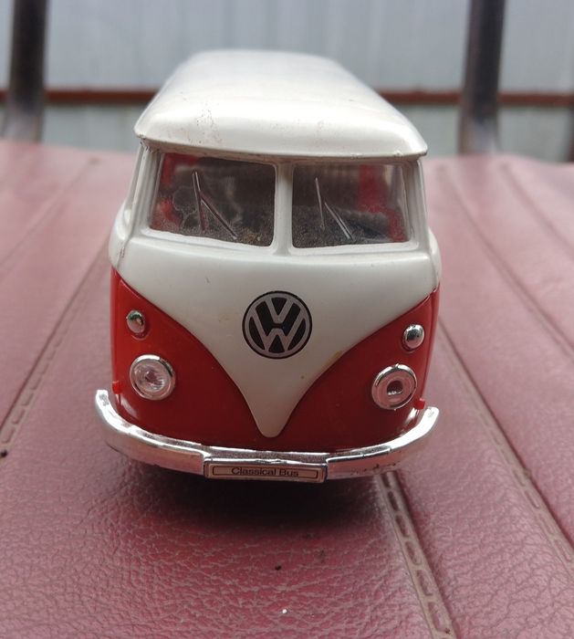 Модель Volkswagen Microbus 1962 Welly