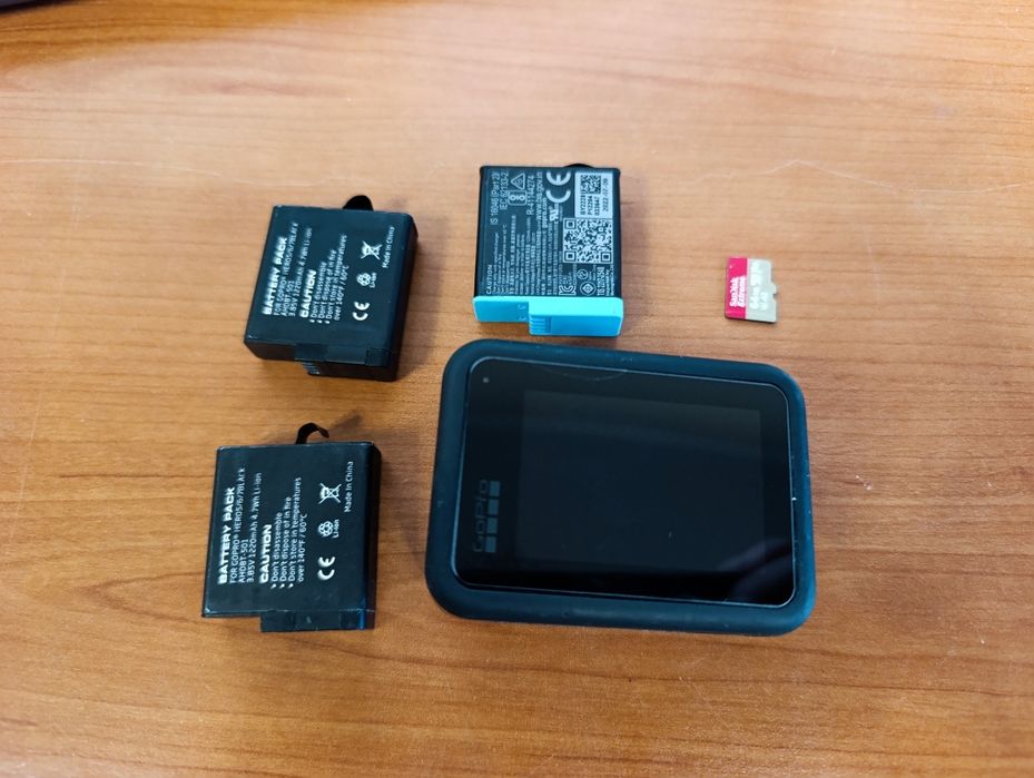GoPro Hero 8 + 3x bateria, 64GB, akcesoria