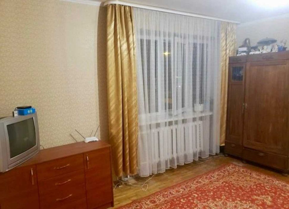 Продаж 1к велика площа