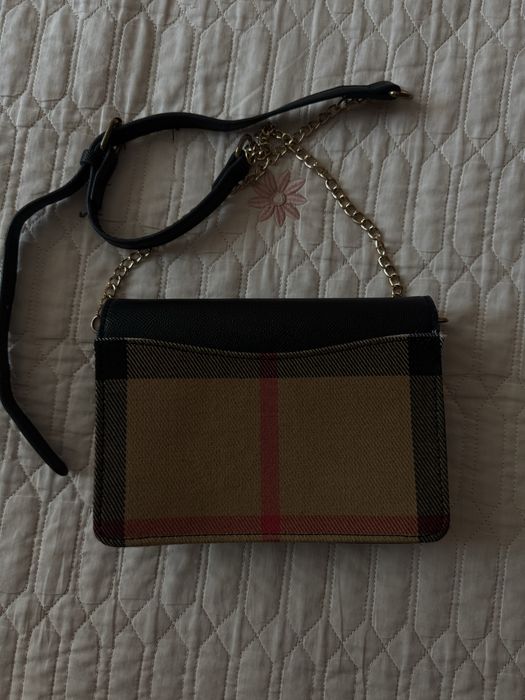 Сумка burberry.