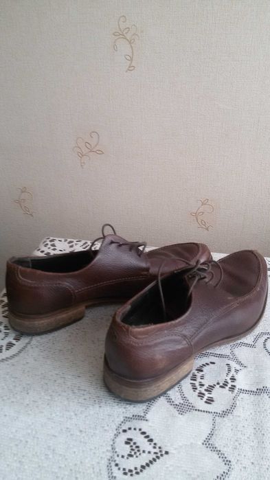buty ,,split toe shoes"ze skory naturalnej