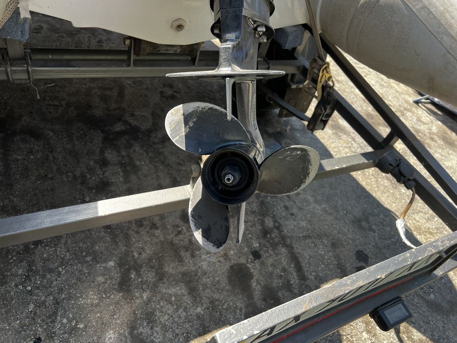 Лодка моторная RIB с мотором и лафетом катер човен