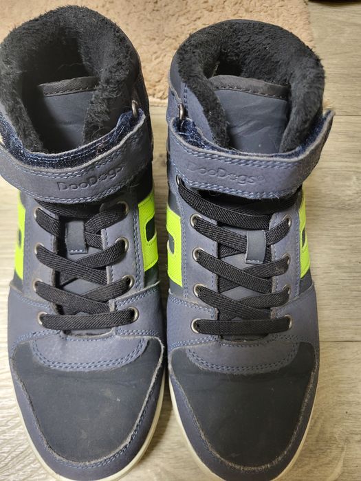 Продам жіночі чоботи, в гарному стані, шкіряні.