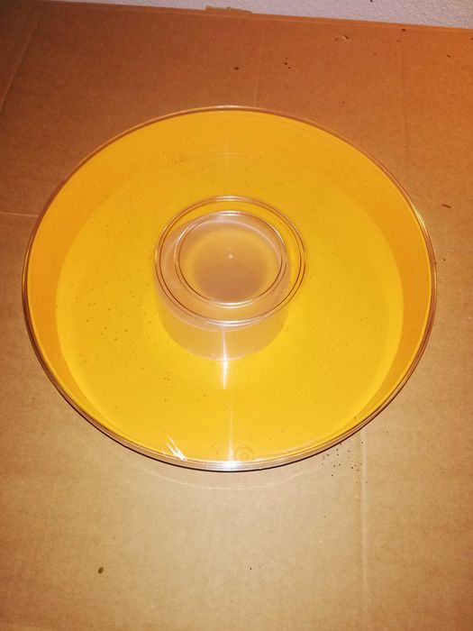 Material de apicultura novo, colmeias Lusitana e Reversível.
