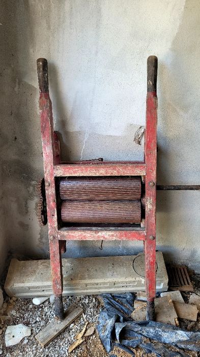 Esmagador para uvas