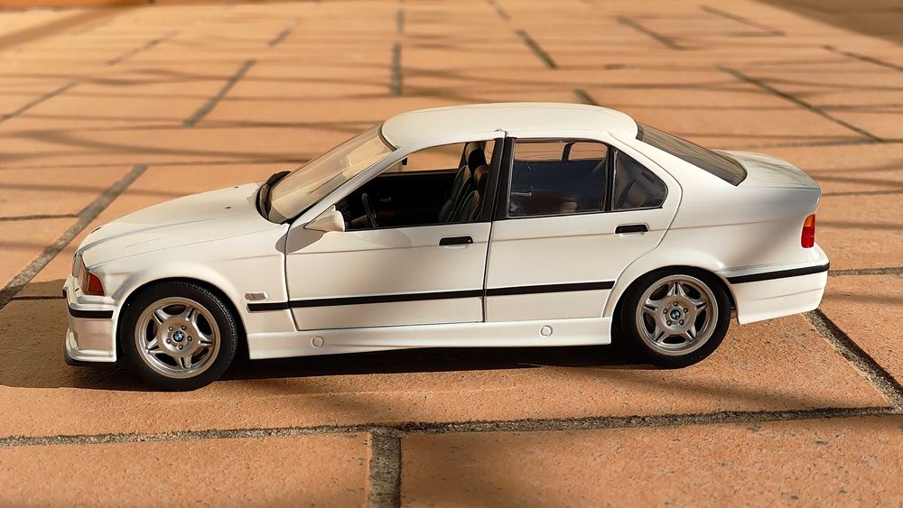 BMW M3 Sedan E36 UT Models 1/18