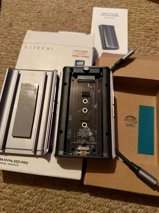 Зовнішня кишеня Satechi Pro Enclosure для NVMe SSD Grey