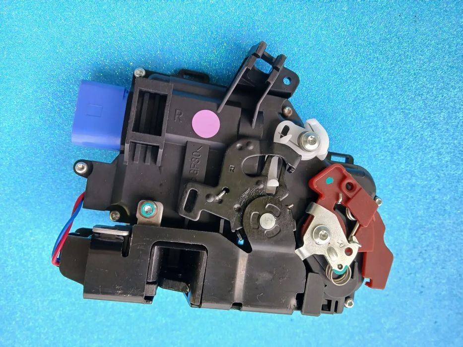 Fechadura fecho elétrica Vw Touareg NOVO