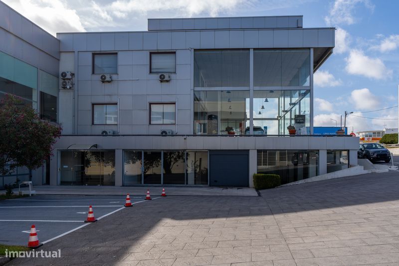 Escritório em Torres Vedras com Estacionamento e Copa