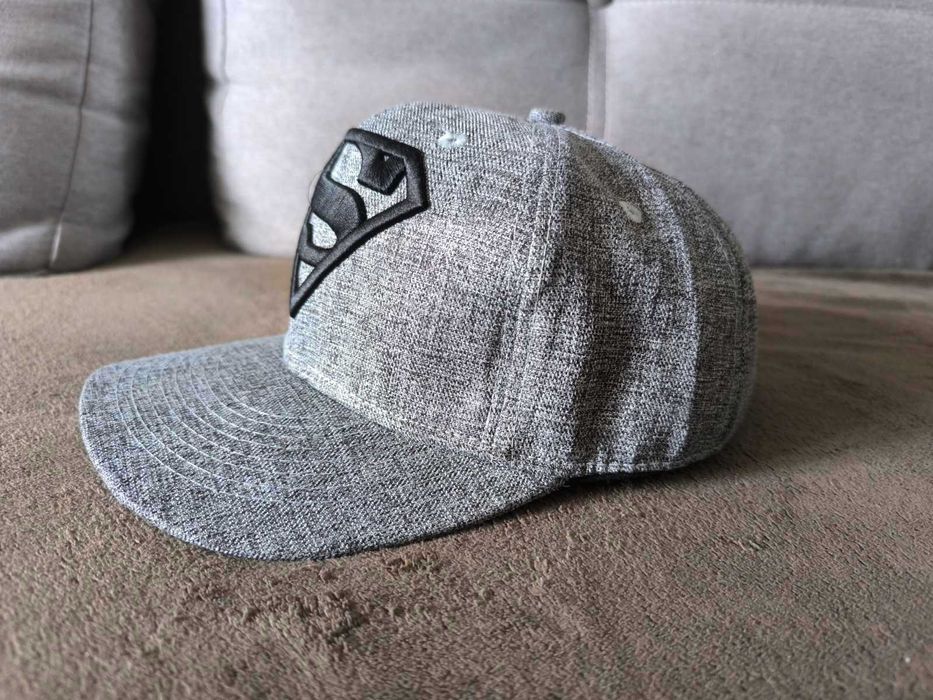 Кепка бейсболка Superman снепбек серая .