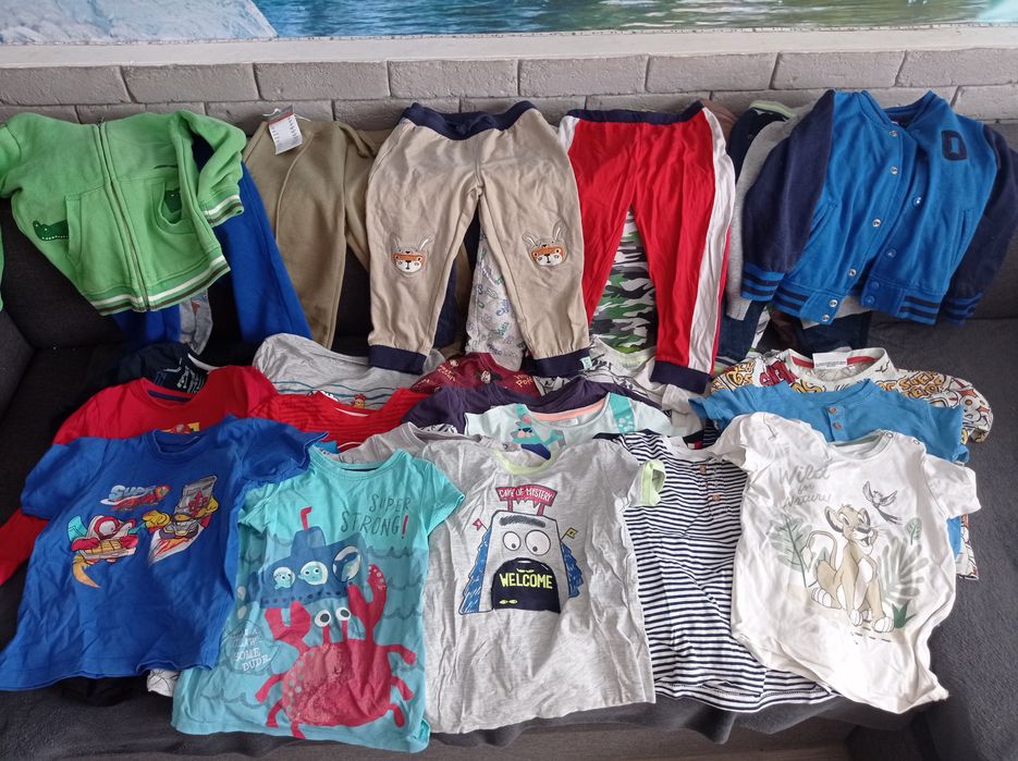 Zestaw ubranek roz 98.  REZERWACJA