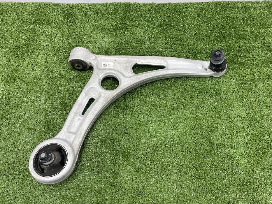 Важіль передньої підвіски лівий, правий Kia Niro 23-