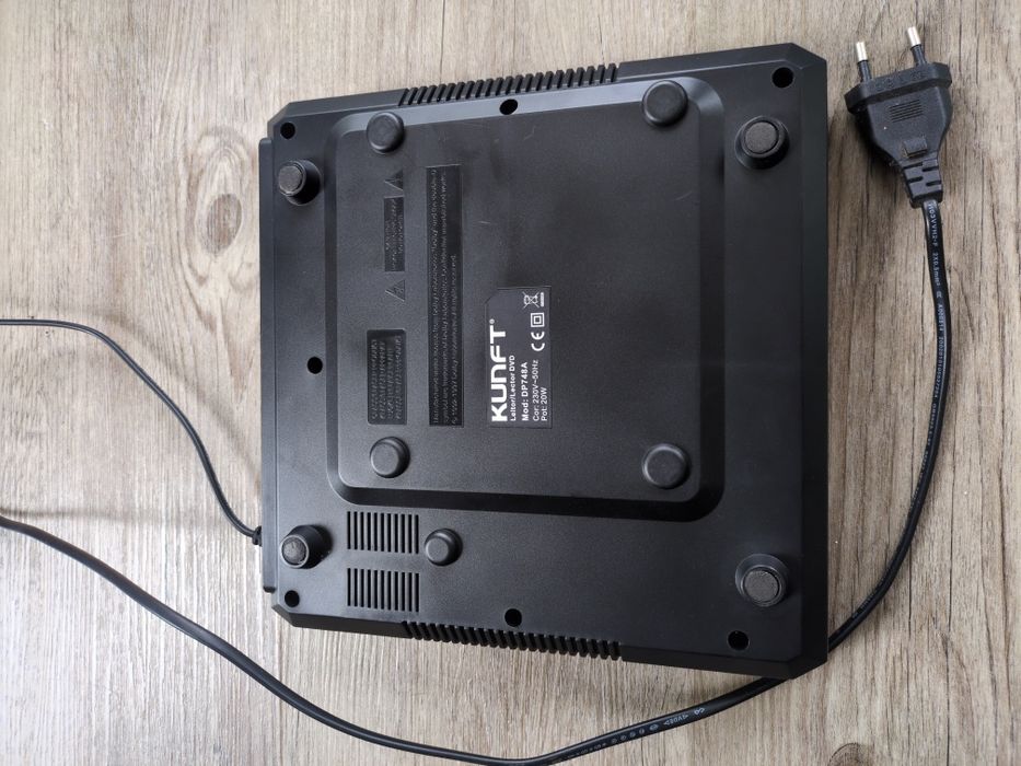 Leitor DVD Kunft DP748A