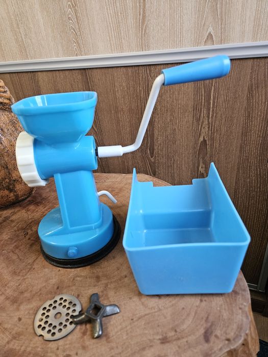 Stara nieużywana maszynka do.kielenia miesa i jarzyn