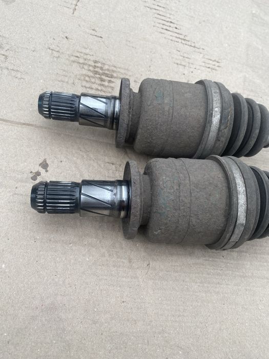 Задні привод Legasy 03-09