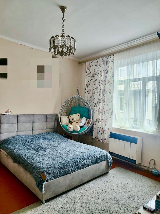 Продається квартира в частині будинку в самому центрі міста. Чортків