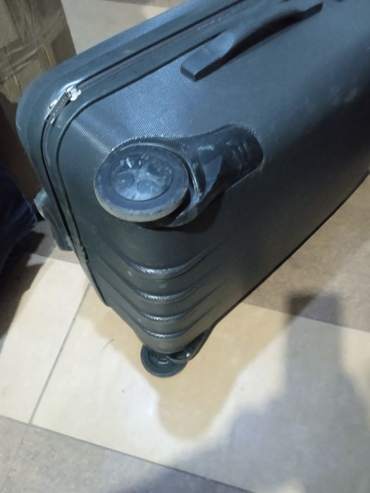 Фабричный чемодан/карбон/ на больших колесах