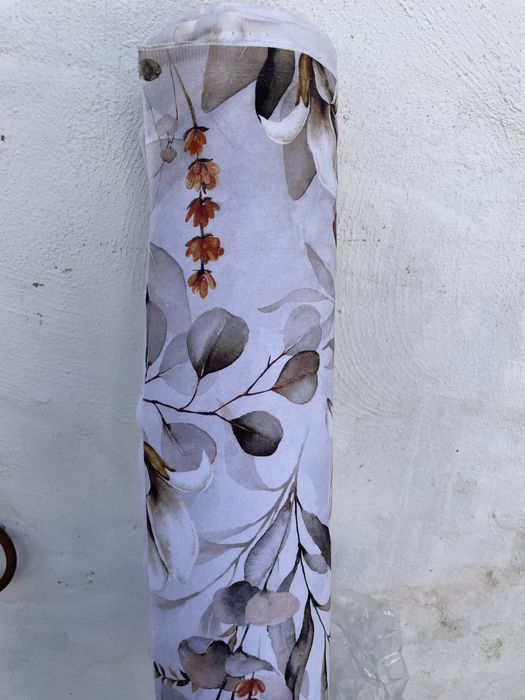 Rolo de tecido com muitos metros 2,80 largura