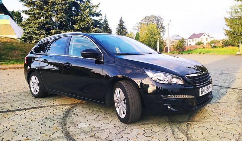 Peugeot 308 SW Blue HDI (люксова версія), 2015 року.