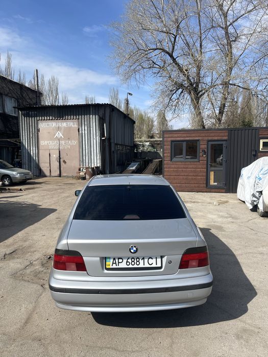 Продам BMW e39 525i