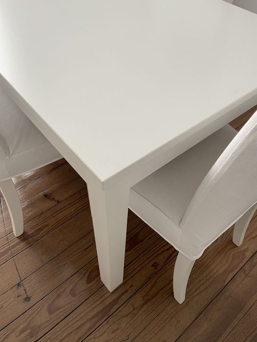 Conjunto de mesa extensivel e 4 cadeiras - HENRIKSDAL