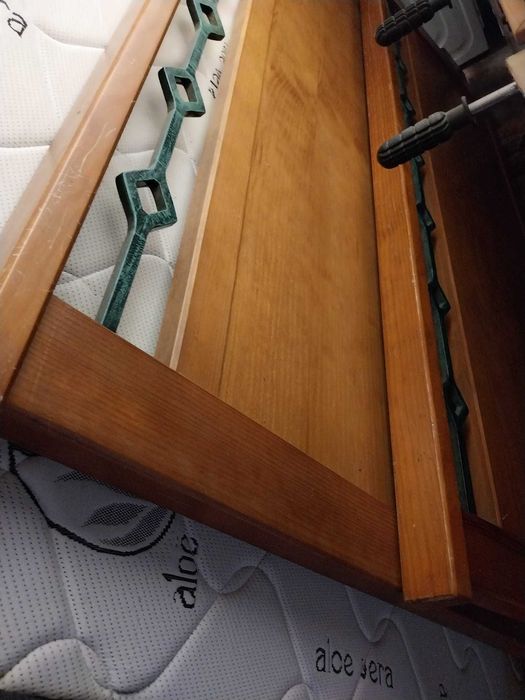 Cama de casal  com colchão e estrado