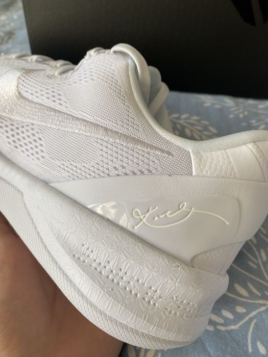 Buty Nike Kobe 8 Protro Halo Triple White