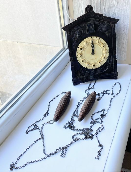 Настінний годинник Маяк з кукушкою