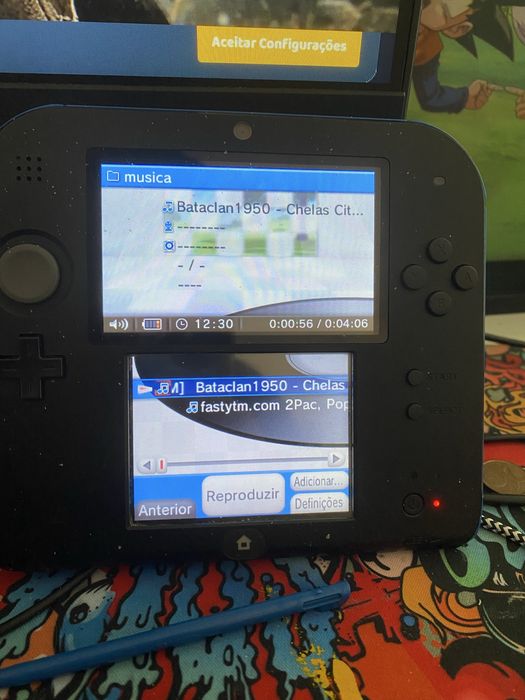 Nitendo 2 ds desbloqueada com 32 gb de cartao de memoria
