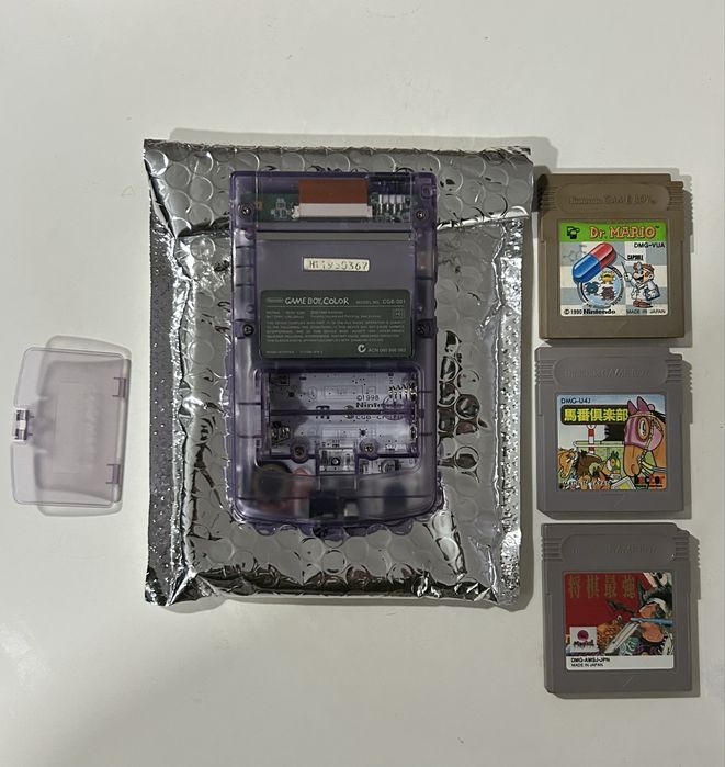 Game Boy Color com 3 jogos a funcionar perfeitamente