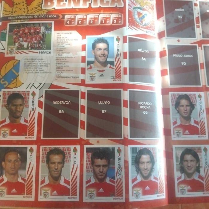 Caderneta liga 2006/07 com muitos cromos como nova