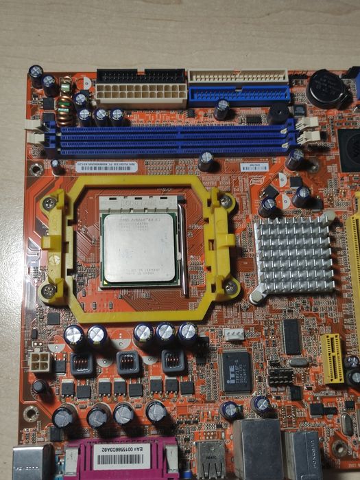 Материнська плата и процессор AMD